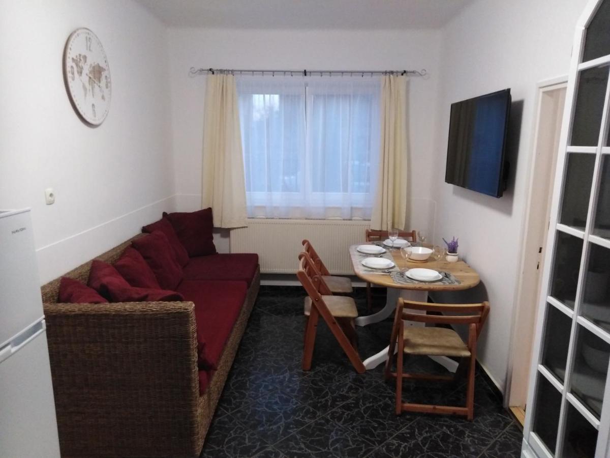 Arinza Apartman Vendeghaz Mezőkövesd Buitenkant foto