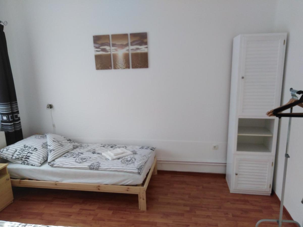 Arinza Apartman Vendeghaz Mezőkövesd Buitenkant foto