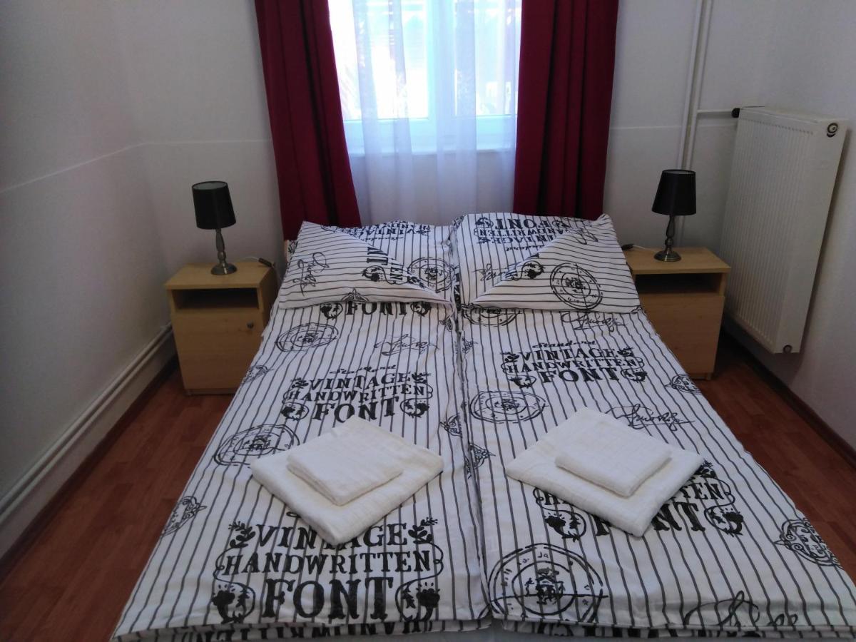 Arinza Apartman Vendeghaz Mezőkövesd Buitenkant foto
