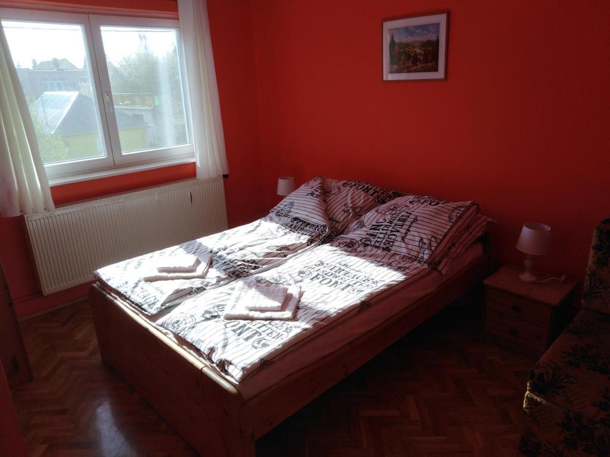 Arinza Apartman Vendeghaz Mezőkövesd Buitenkant foto