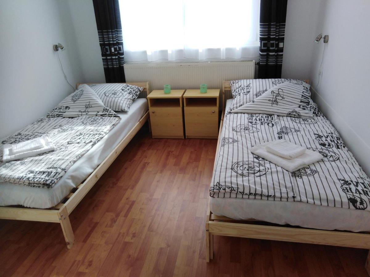 Arinza Apartman Vendeghaz Mezőkövesd Buitenkant foto