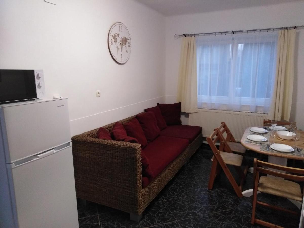 Arinza Apartman Vendeghaz Mezőkövesd Buitenkant foto