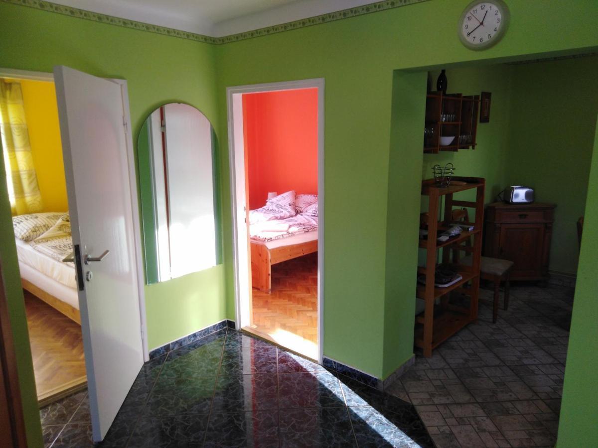 Arinza Apartman Vendeghaz Mezőkövesd Buitenkant foto