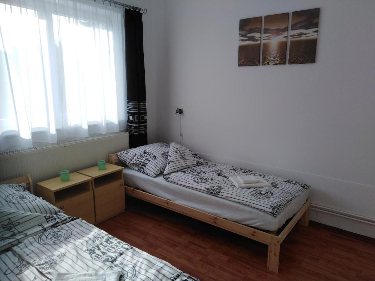 Arinza Apartman Vendeghaz Mezőkövesd Buitenkant foto