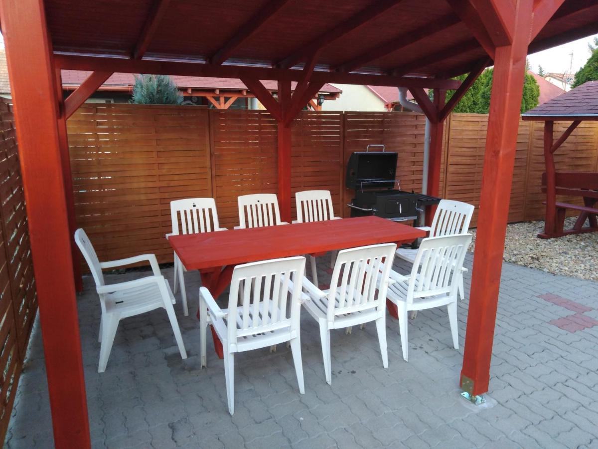 Arinza Apartman Vendeghaz Mezőkövesd Buitenkant foto