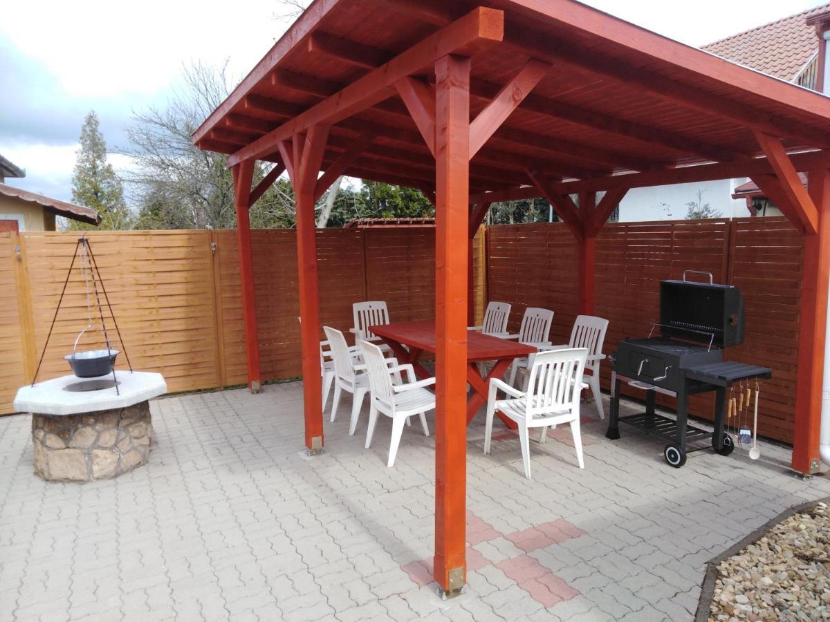Arinza Apartman Vendeghaz Mezőkövesd Buitenkant foto