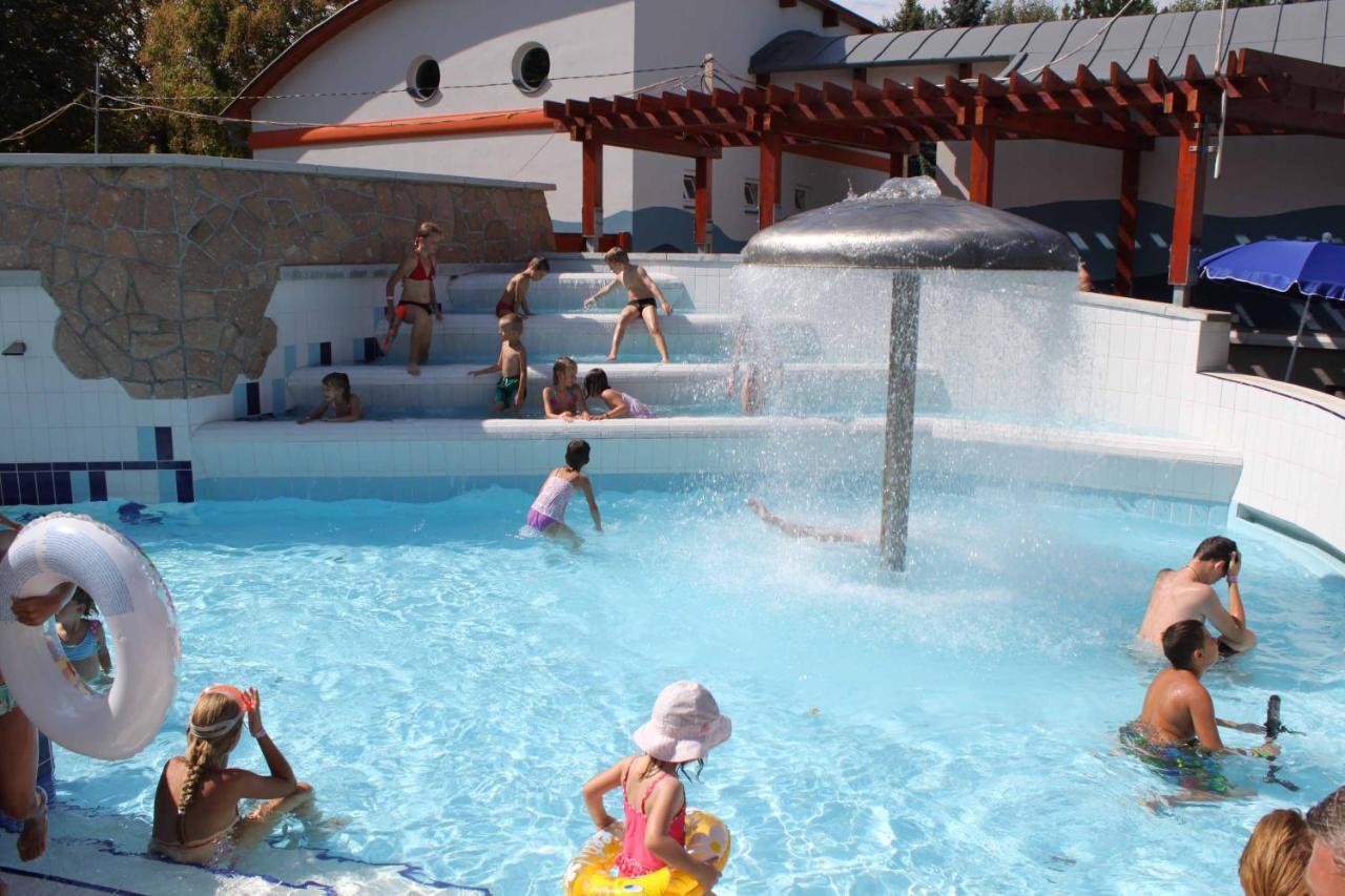 Arinza Apartman Vendeghaz Mezőkövesd Buitenkant foto