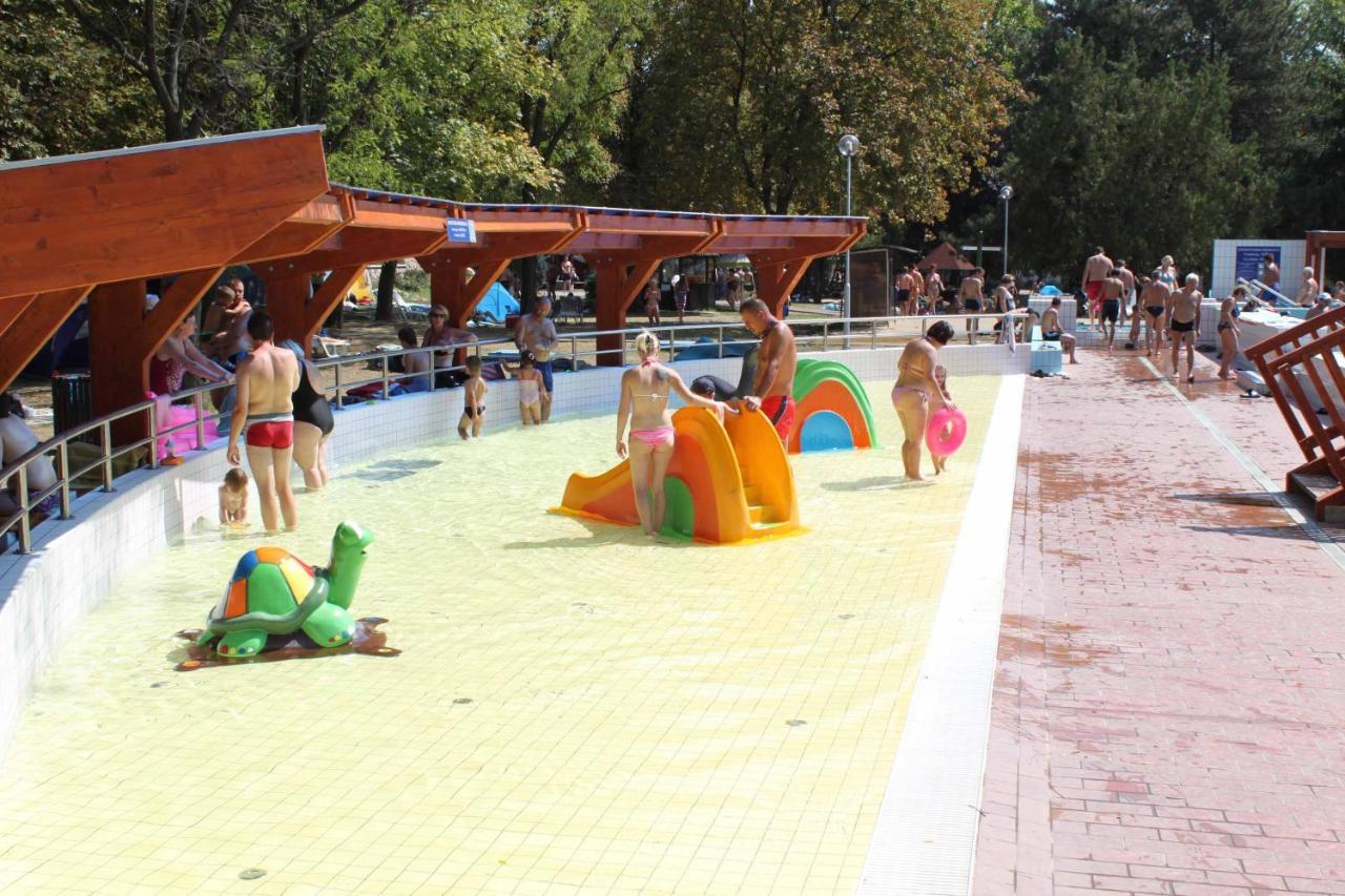 Arinza Apartman Vendeghaz Mezőkövesd Buitenkant foto